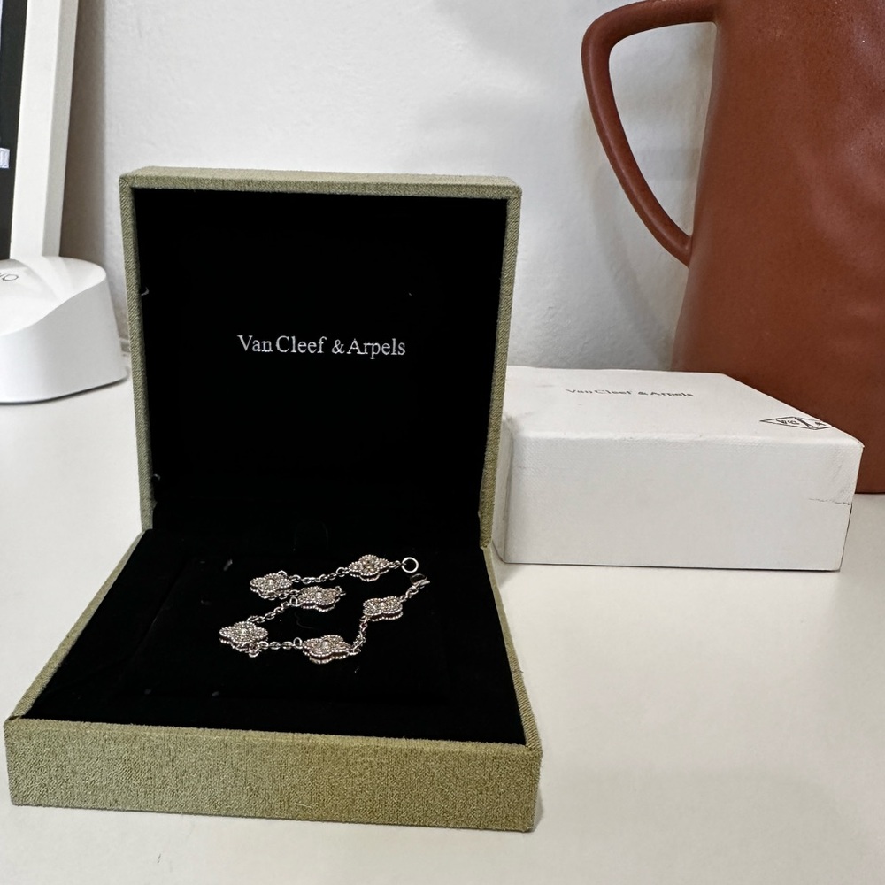 Alhambra 6 Motif White Gold with Diamonds Bracelet
